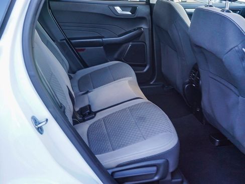 Used 2021 Ford Escape SE image 18