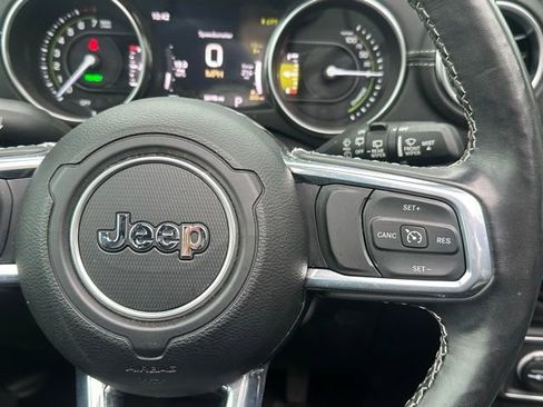 Used 2023 Jeep Wrangler Unlimited Sahara w/ Cold Weather Group AWD/4WD image 22