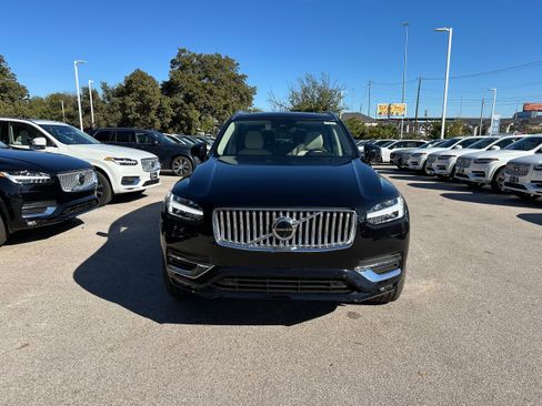Used 2025 Volvo XC90 B6 Plus w/ Protection Package Premier image 3