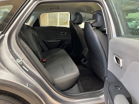 Used 2025 Kia K4 FWD image 24