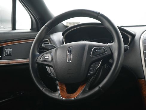 Used 2018 Lincoln MKX Reserve w/ Lincoln MKX Climate Package AWD/4WD image 14
