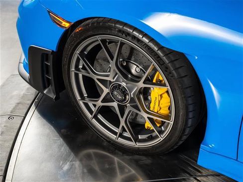 Certified 2024 Porsche 718 Cayman GT4 RS RWD image 18