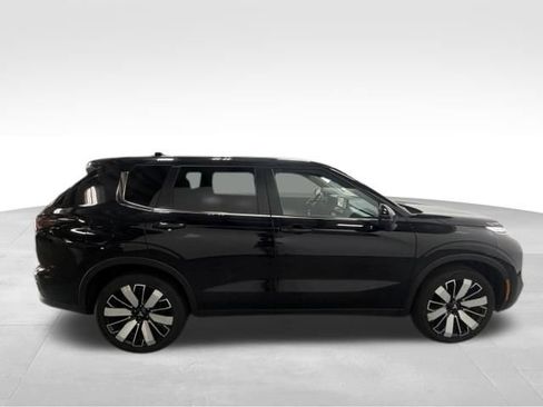 Used 2025 Mitsubishi Outlander SE FWD image 5