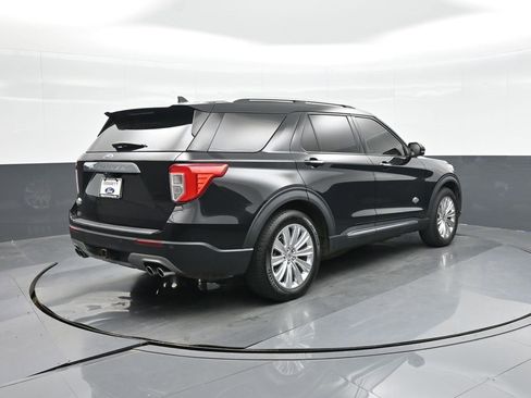 Used 2021 Ford Explorer King Ranch w/ Premium Technology Package image 7