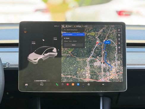 Used 2021 Tesla Model Y Long Range image 46