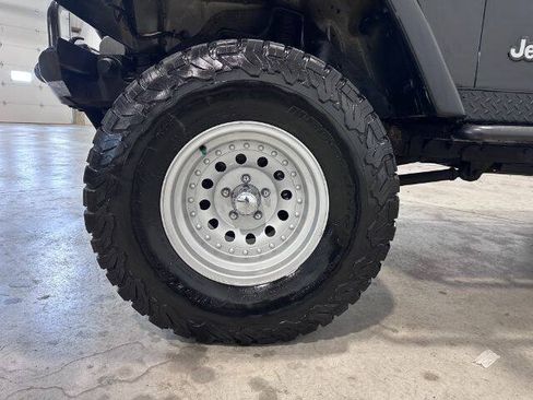 Used 2006 Jeep Wrangler Unlimited Rubicon AWD/4WD image 11