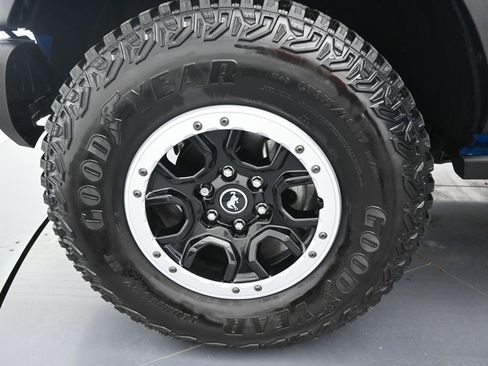 Used 2023 Ford Bronco Badlands w/ Sasquatch Package AWD/4WD image 41