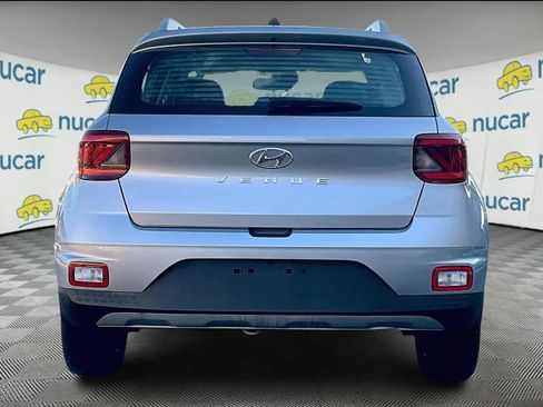 Used 2023 Hyundai Venue SEL image 5