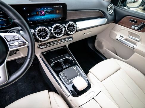 Used 2023 Mercedes-Benz GLB 250 4MATIC image 25