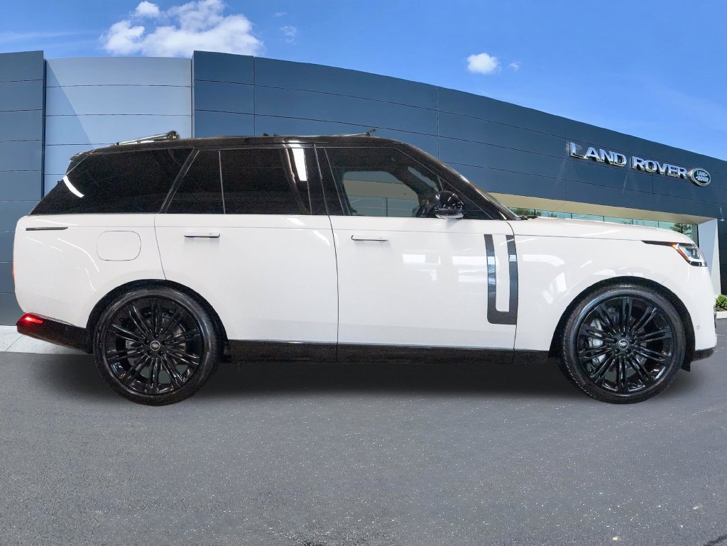 Used 2023 Land Rover Range Rover SE AWD/4WD image 8