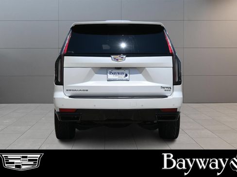 Used 2021 Cadillac Escalade ESV Sport w/ Driver Assist Tech Package AWD/4WD image 7