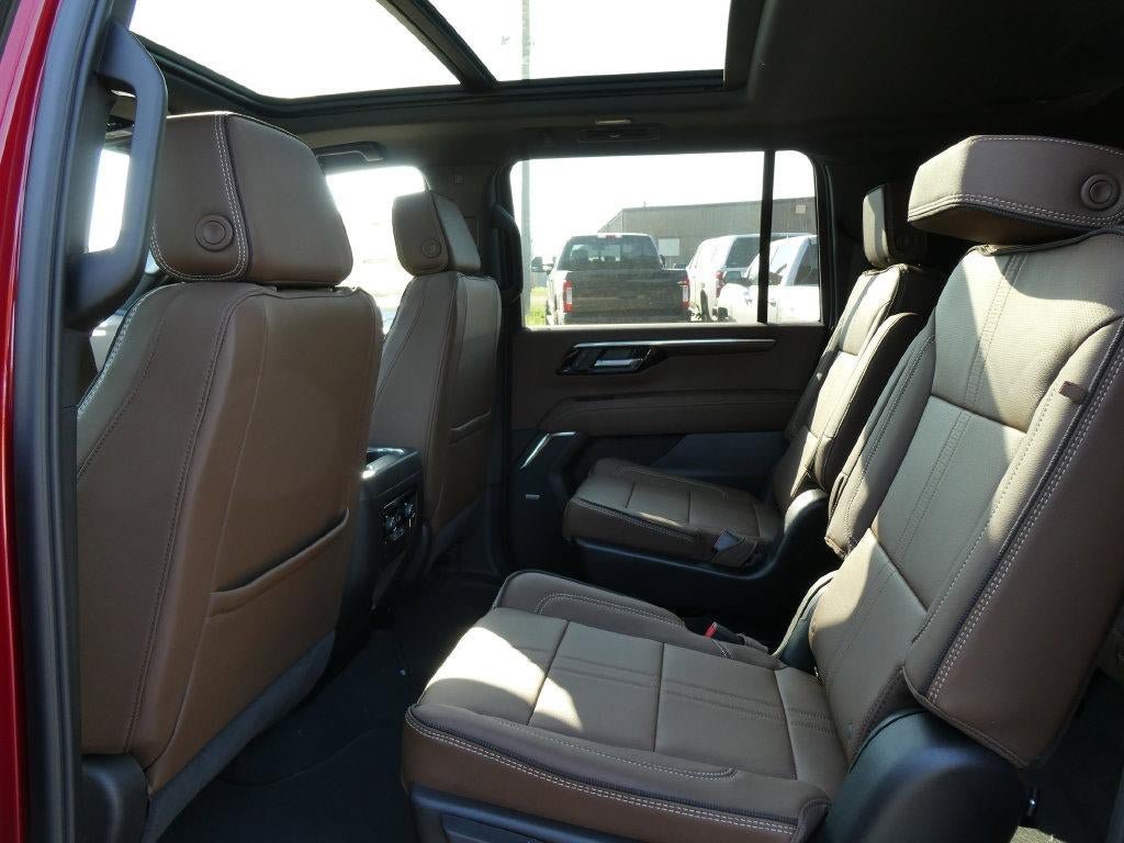 New 2026 Chevrolet Suburban High Country w/ Sun And Tow Package AWD/4WD image 14