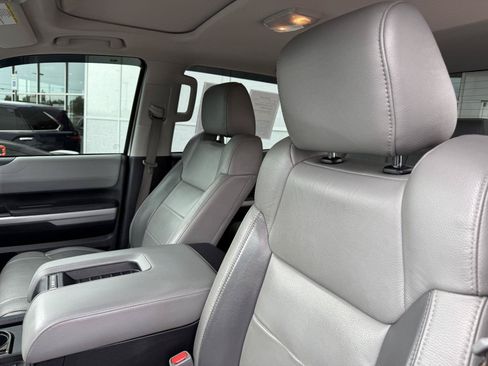 Used 2018 Toyota Tundra Limited w/ Limited Premium Package AWD/4WD image 17