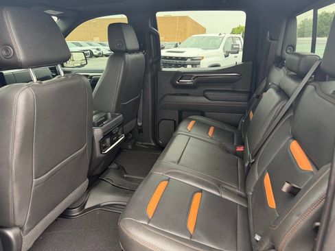Used 2022 GMC Sierra 1500 AT4 w/ Technology Package AWD/4WD image 16