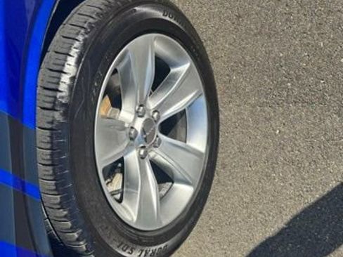 Used 2021 Dodge Challenger SXT w/ Driver Convenience Group image 6