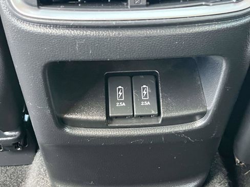 Used 2018 Honda CR-V Touring image 9
