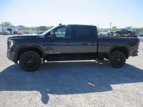 New 2026 GMC Sierra 2500 AT4 w/ AT4 Premium Plus Package AWD/4WD image 9