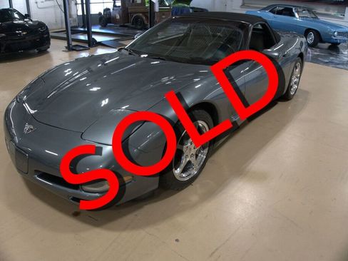 Used 2003 Chevrolet Corvette Convertible w/ Preferred Equipment Group1 RWD image 1