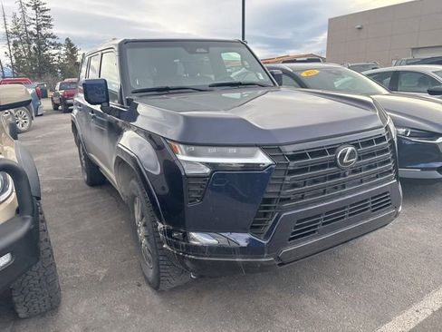 Used 2024 Lexus GX 550 w/ Accessory Package (2T) image 7