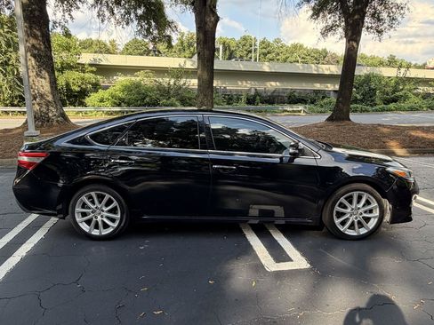 Used 2013 Toyota Avalon XLE Touring FWD image 4