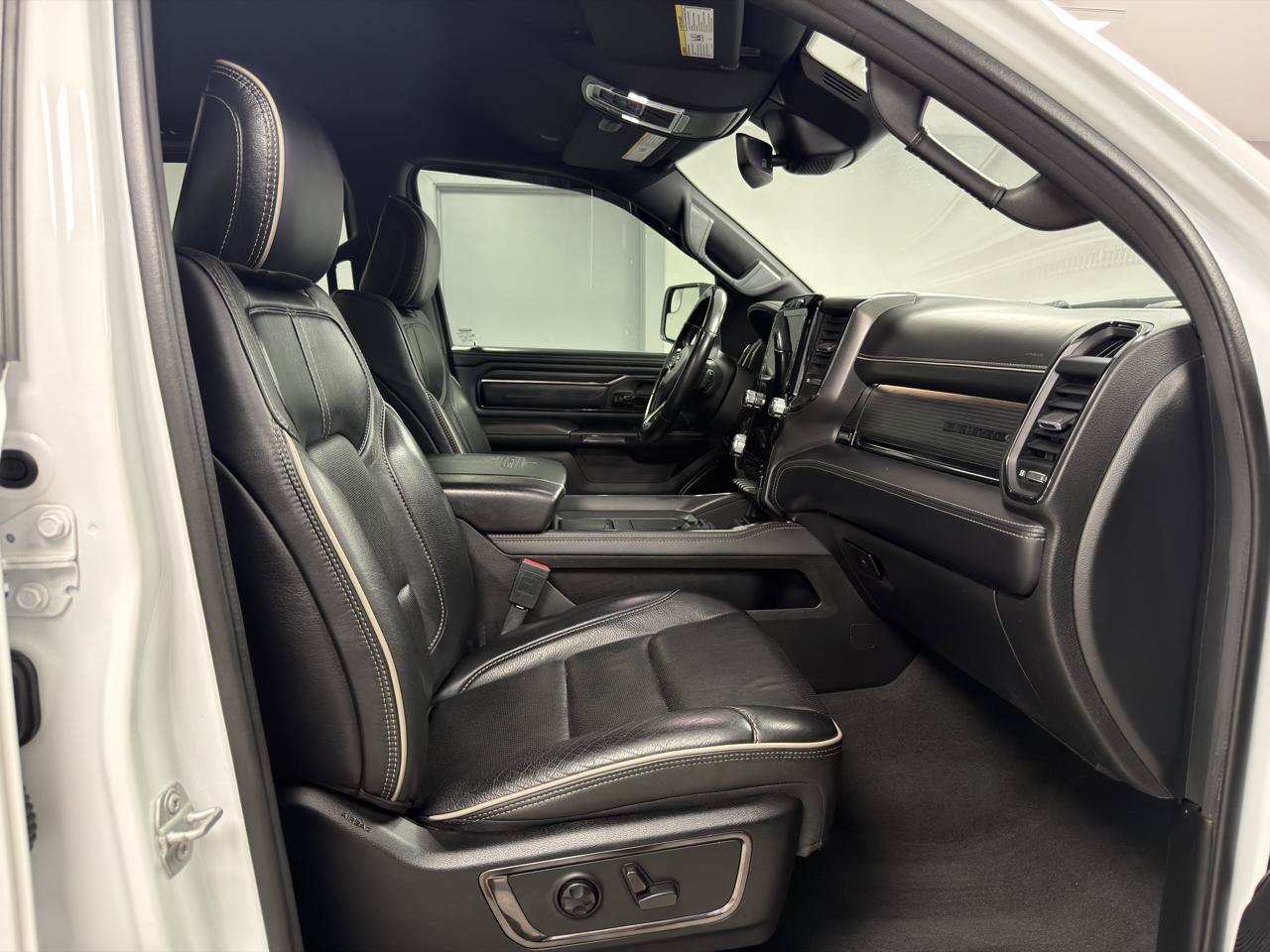 Used 2022 RAM 1500 Limited w/ Night Edition AWD/4WD image 10