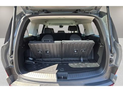 Used 2025 Hyundai Santa Fe SEL FWD image 31
