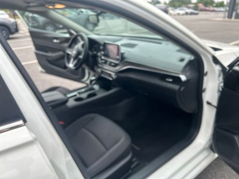 Certified 2025 Nissan Altima 2.5 SV FWD image 25