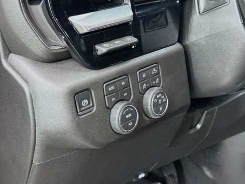 Used 2025 Chevrolet Silverado 3500 LTZ w/ LTZ Premium Package AWD/4WD image 12