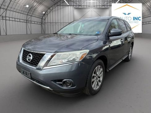Used 2014 Nissan Pathfinder S image 1