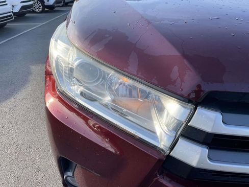 Used 2019 Toyota Highlander XLE image 16