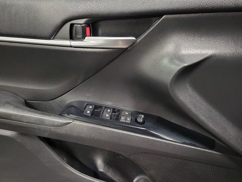 Used 2020 Toyota Camry SE AWD/4WD image 26