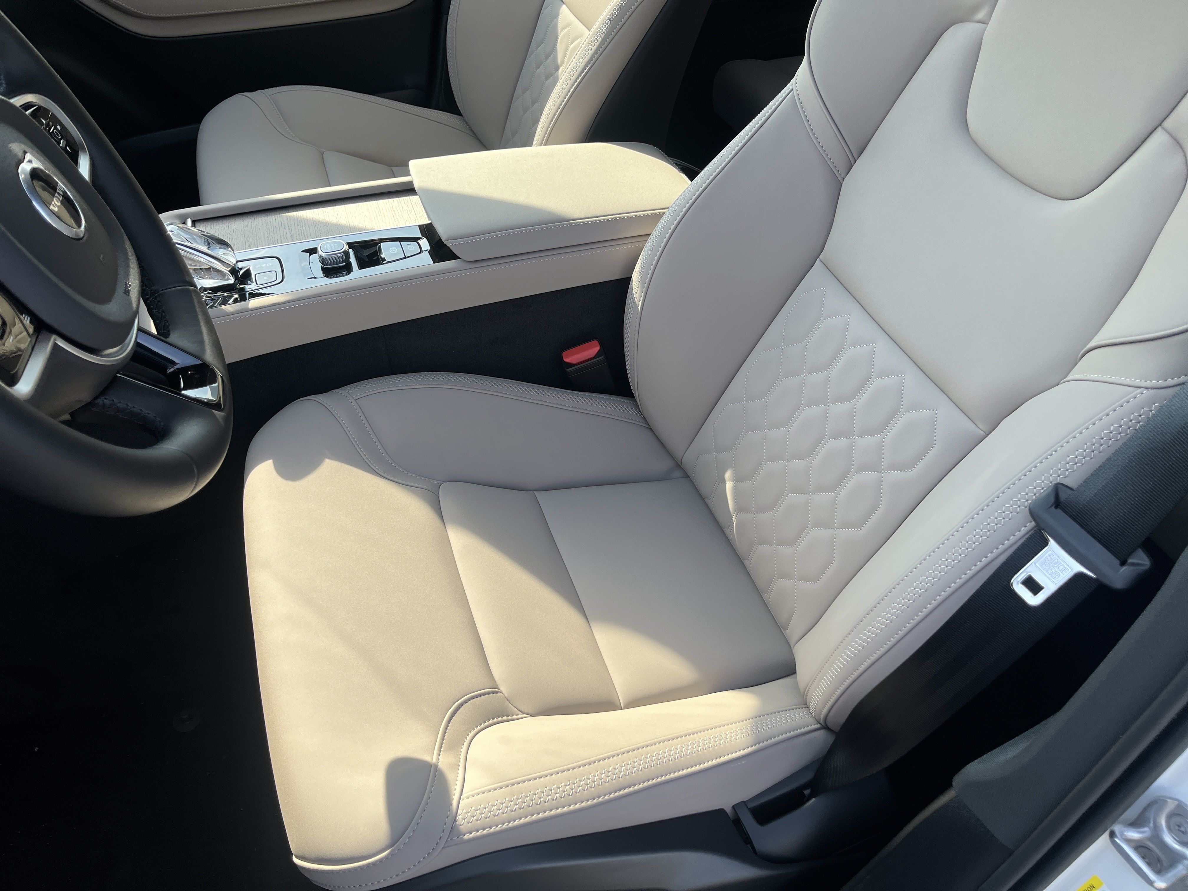 New 2026 Volvo XC90 T8 Core w/ Protection Package Premier AWD/4WD image 24