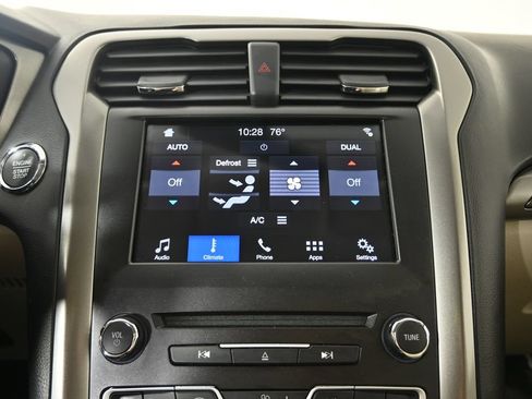 Used 2017 Ford Fusion SE w/ Fusion SE Technology Package FWD image 28
