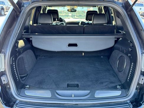 Used 2018 Jeep Grand Cherokee Limited w/ Luxury Group II AWD/4WD image 16