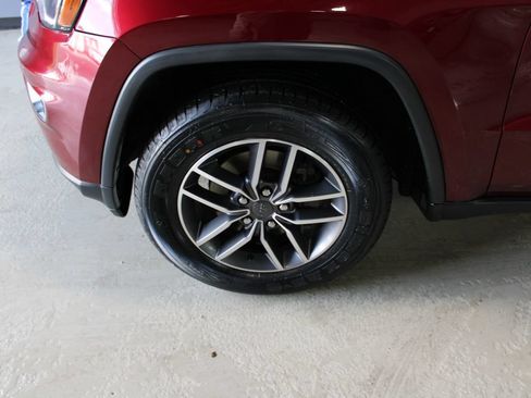 Used 2020 Jeep Grand Cherokee Laredo w/ Quick Order Package 2BN North AWD/4WD image 4