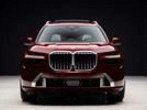 Used 2025 BMW X7 xDrive40i image 4