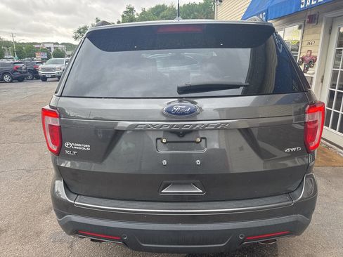 Used 2018 Ford Explorer XLT w/ Equipment Group 202A AWD/4WD image 9