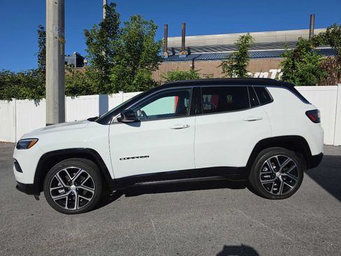 Used 2024 Jeep Compass Limited w/ Elite Group AWD/4WD image 12