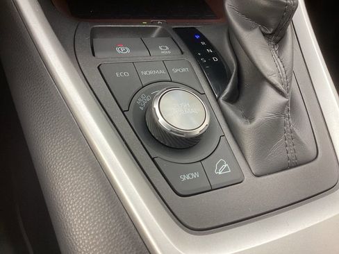 Used 2025 Toyota RAV4 Limited w/ Advanced Technology Package image 16