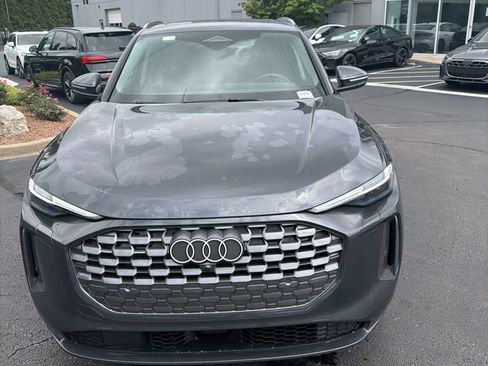 Used 2025 Audi Q5 Premium Plus w/ Premium Plus AWD/4WD image 3