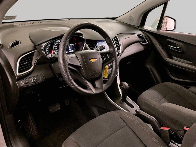 Used 2018 Chevrolet Trax LS AWD/4WD image 12