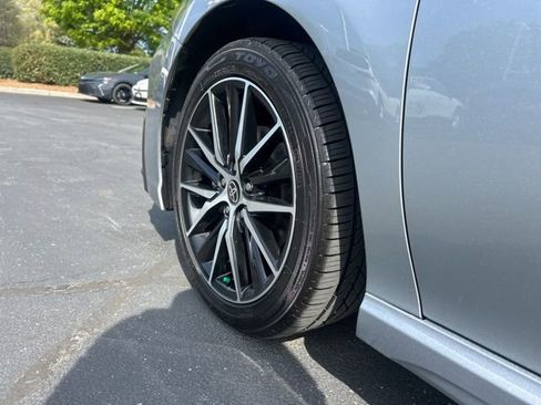 Used 2024 Toyota Camry SE image 12