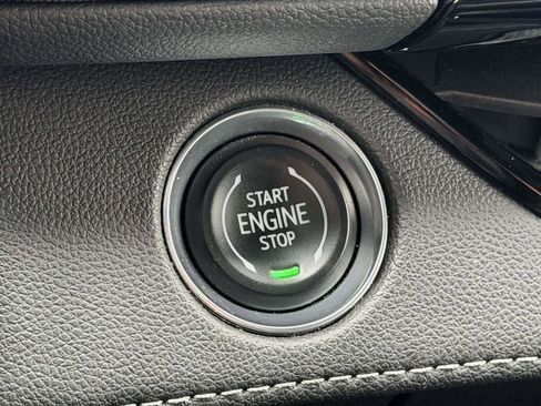 Used 2025 Buick Enclave Preferred image 9