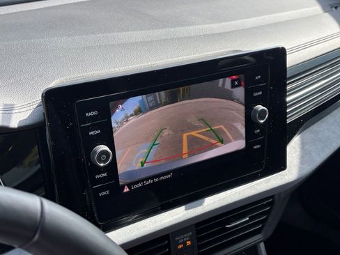 Used 2025 Volkswagen Jetta SE image 17