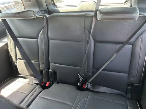 Used 2024 Chevrolet Suburban Premier AWD/4WD image 29