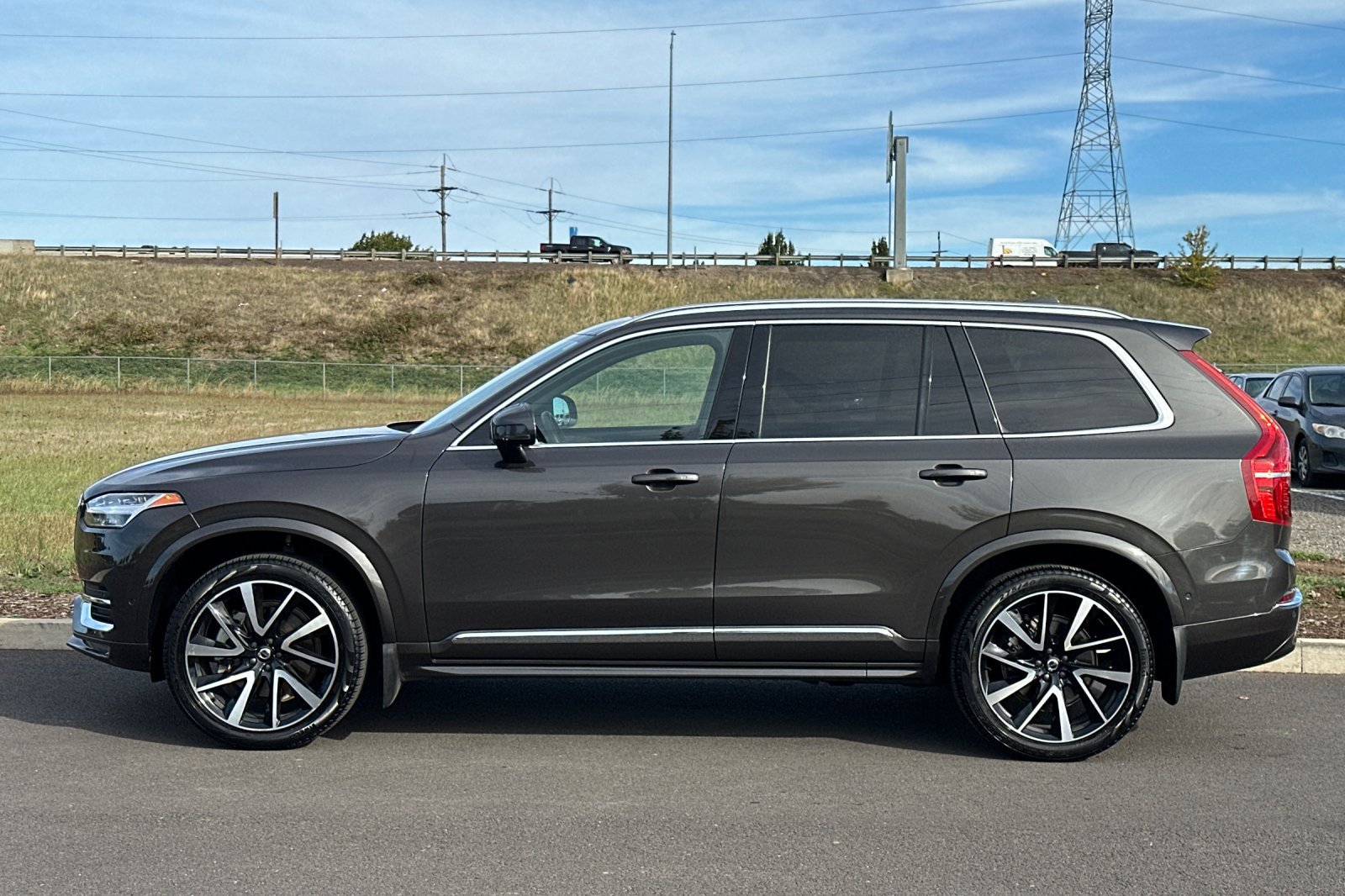 Used 2025 Volvo XC90 B6 Plus w/ Protection Package Premier AWD/4WD image 6