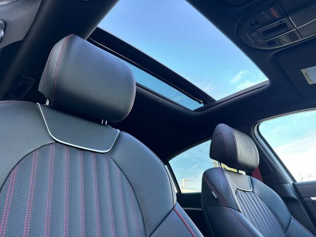 Used 2023 Genesis G70 2.0T w/ Sport Prestige Package RWD image 18