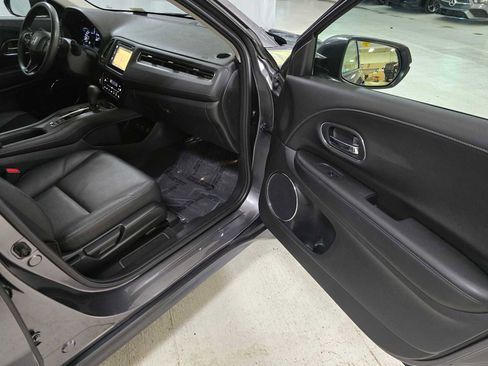 Used 2018 Honda HR-V EX-L image 12