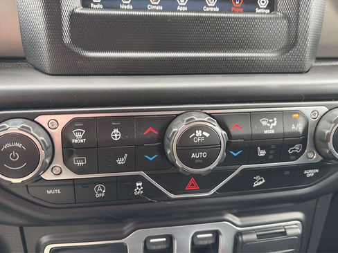 Used 2021 Jeep Wrangler Sport AWD/4WD image 11