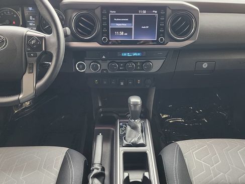 Used 2021 Toyota Tacoma TRD Off-Road w/ Technology Package AWD/4WD image 12